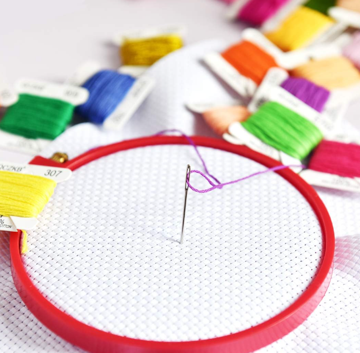 50-Skein Rainbow-Colored Embroidery Floss Set, Including Metallic Thread and Winding Cards - Image 2