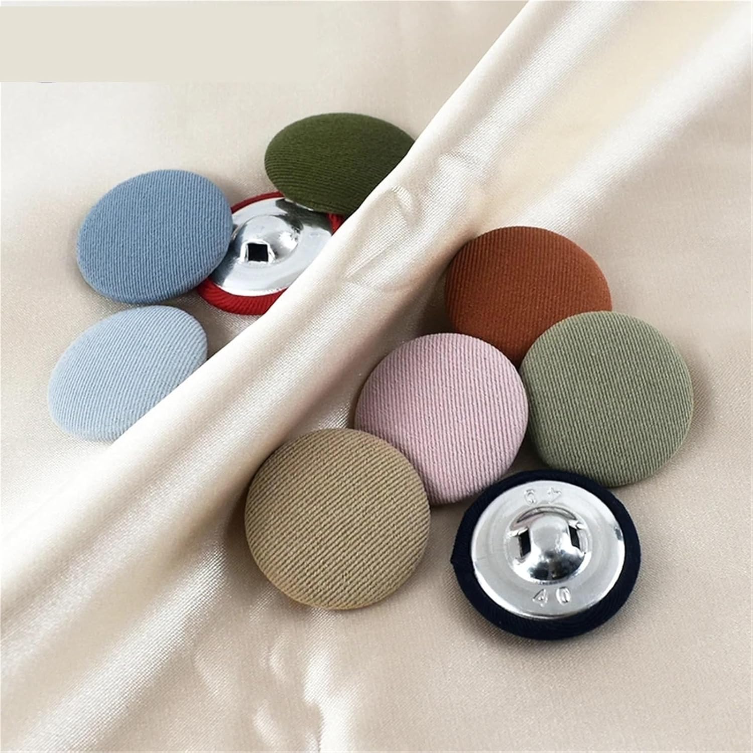 200 round fabric-covered buttons, suitable for textile sewing and creative crafts